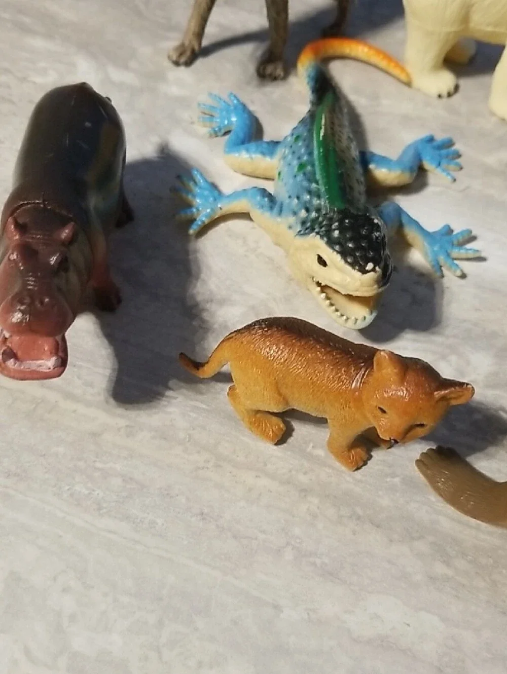 Mixed Animal Figurine Lot - Colorful Animals - Picture 2 of 7
